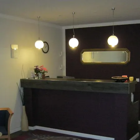 Eu Centralhotel Im Toennchen Pensión 2*