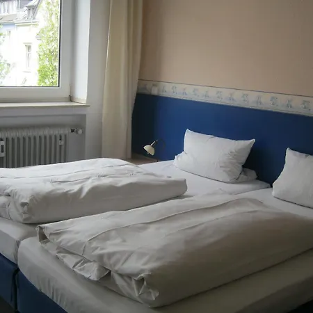 Eu Centralhotel Im Toennchen Дюссельдорф