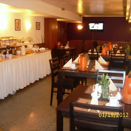 Eu Centralhotel Im Toennchen Guest house Dusseldorf